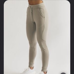 SOLD Alphalete identity pro string joggers